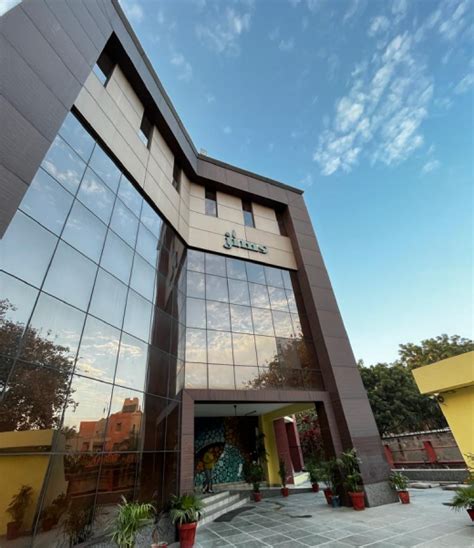 fendi vasant kunj ii